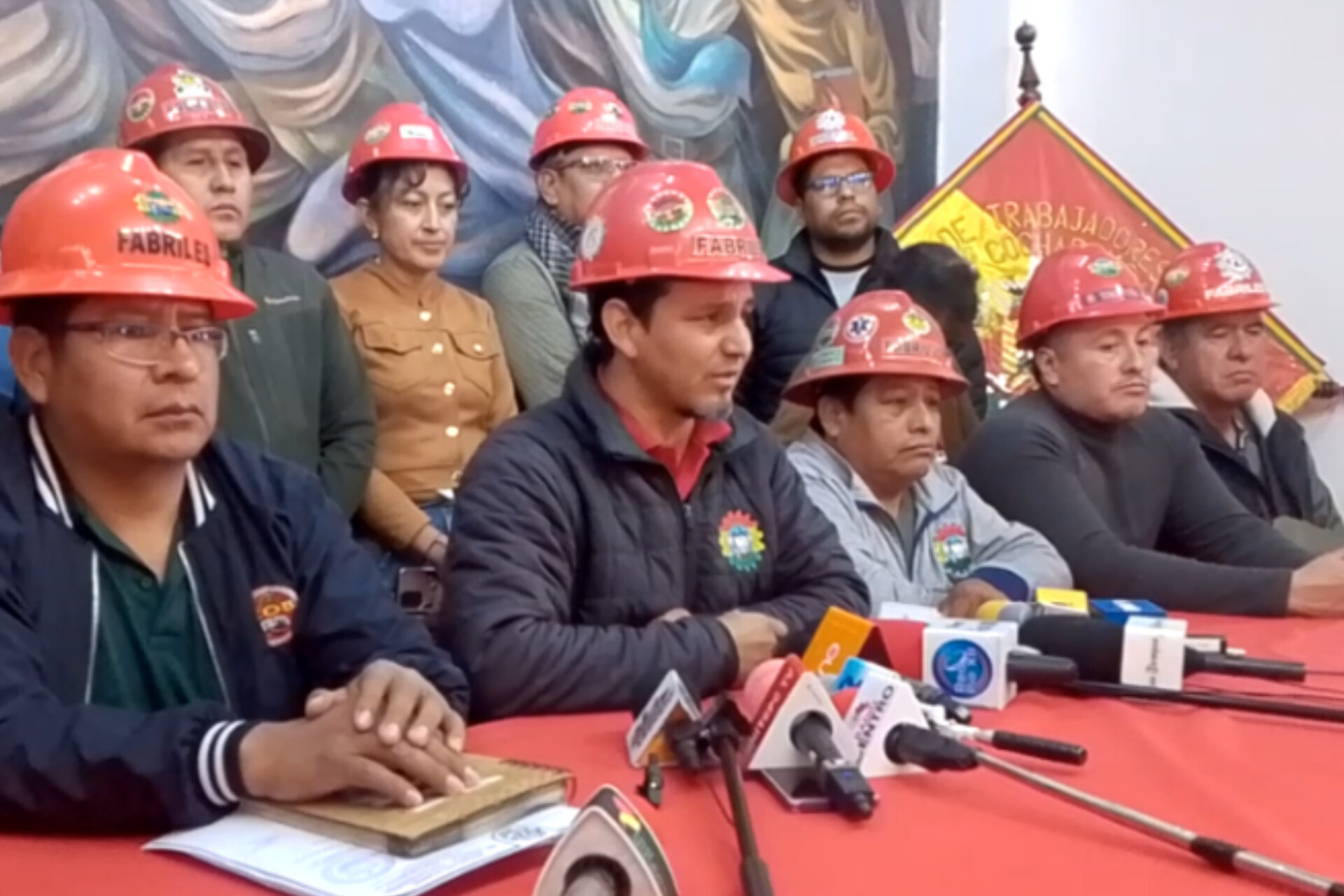 Fabriles exigen diálogo urgente y rechazan acusaciones de traición por buscar soluciones a la crisis