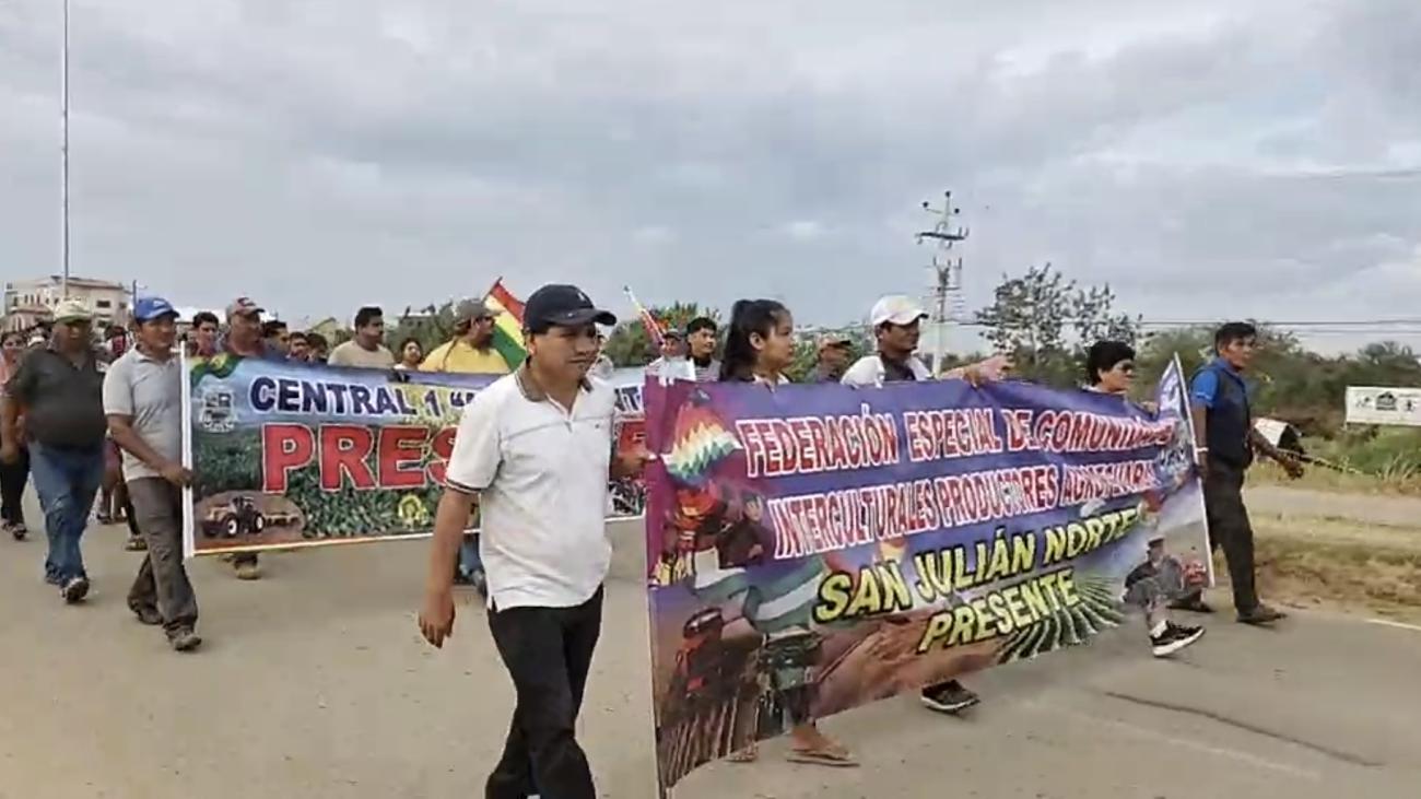Sectores marchan en San Julián por falta de diésel